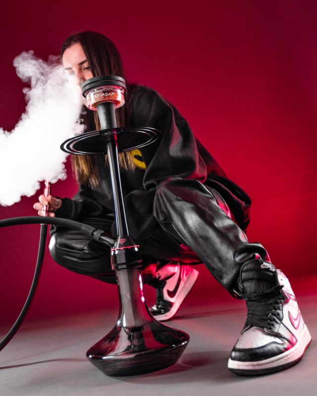O N E 
Tsar H-One X Quasar RAAS
📸 @mario.cachimba 
#chicha #sneakers #shisha #narguile #sneakersaddict #hookah #chichatime #streetwear